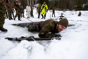 Přečtete si více ze článku Jak nezmrznout v estonském jezeře