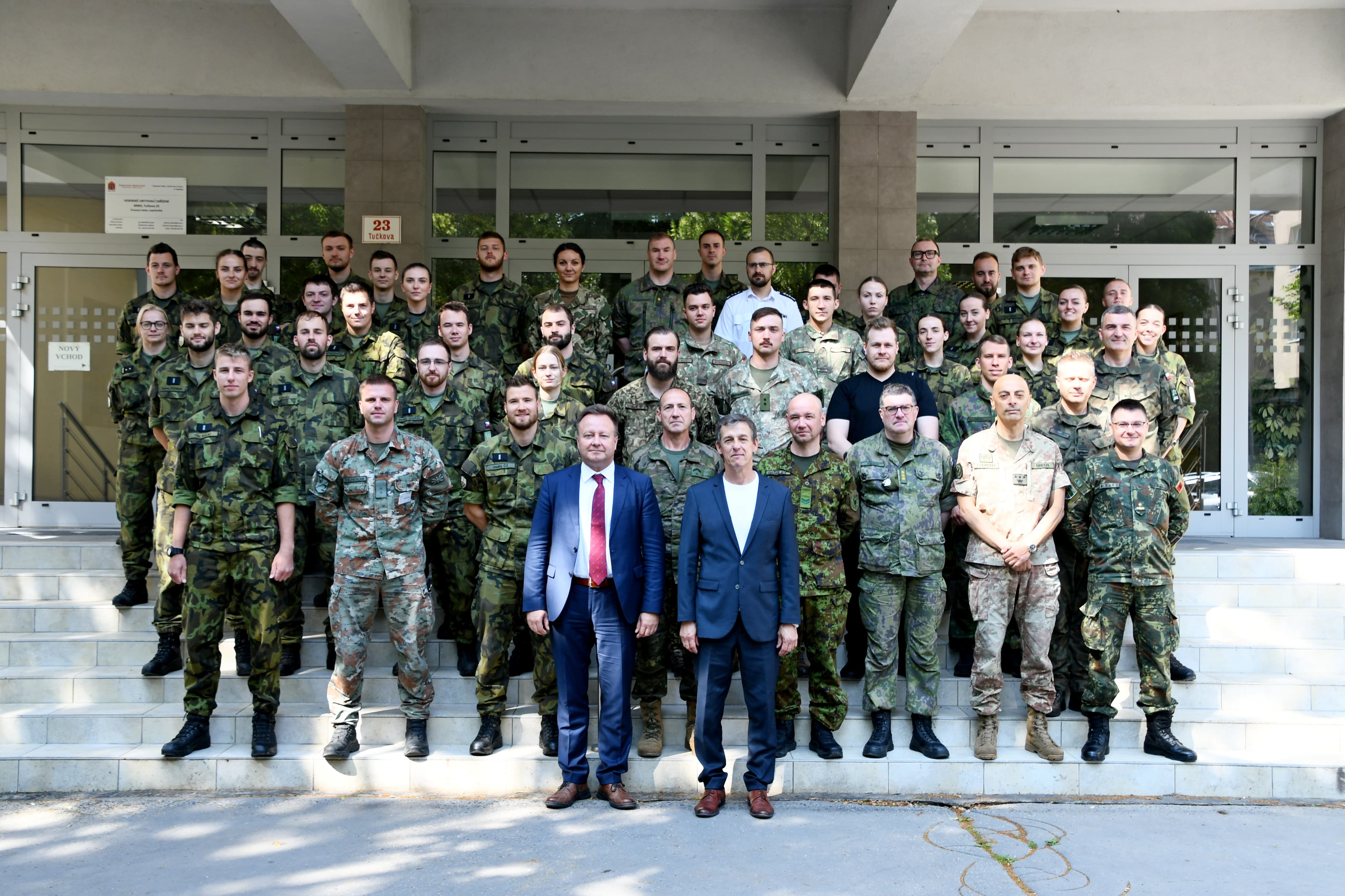 Přečtete si více ze článku Cesta k alianční logistice vede přes mezinárodní kurz NATO NLIC